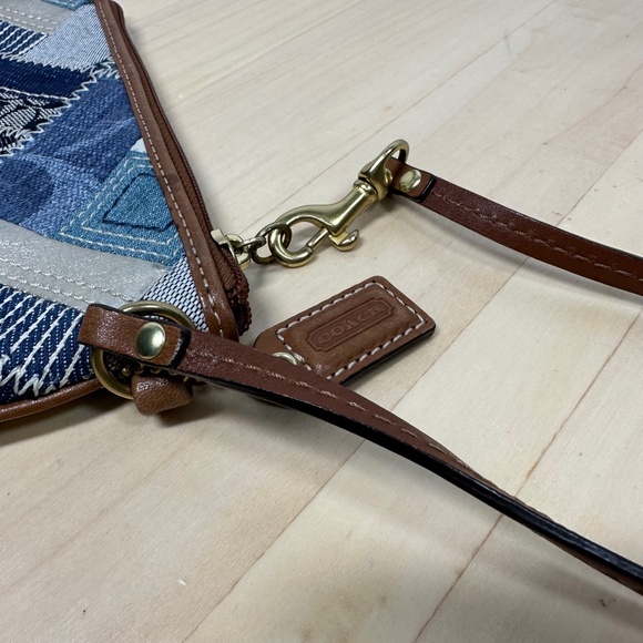 COACH Indigo Signature Denim Patchwork Leather Wristlet Clutch Hangtag Y2K - Picture 3 of 10